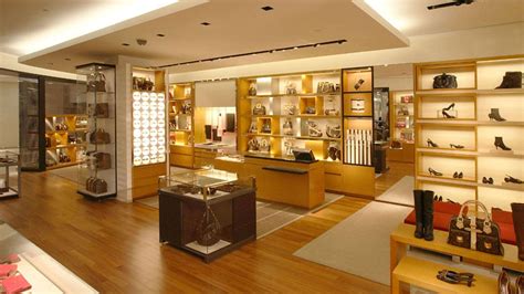 louis vuitton saks boston|louis vuitton newbury street boston.